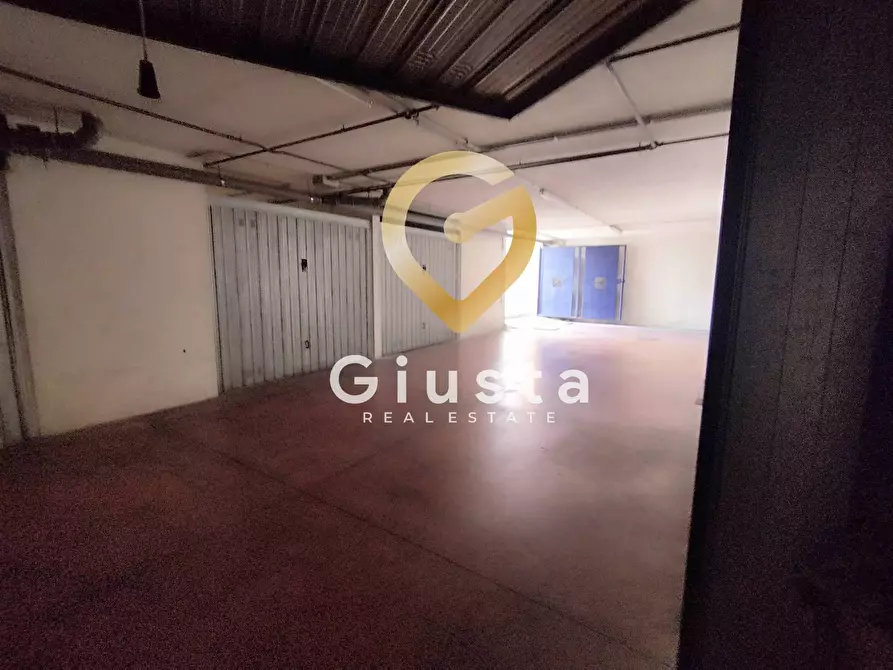 Immagine 38 di Appartamento in vendita  in Via San Donaci 59 a Mesagne