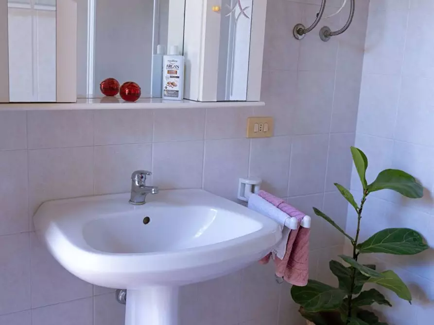 Immagine 30 di Villa in vendita  in via Sacra Famiglia 16 a Torchiarolo