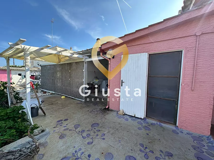 Immagine 28 di Villa in vendita  in via Sacra Famiglia 16 a Torchiarolo