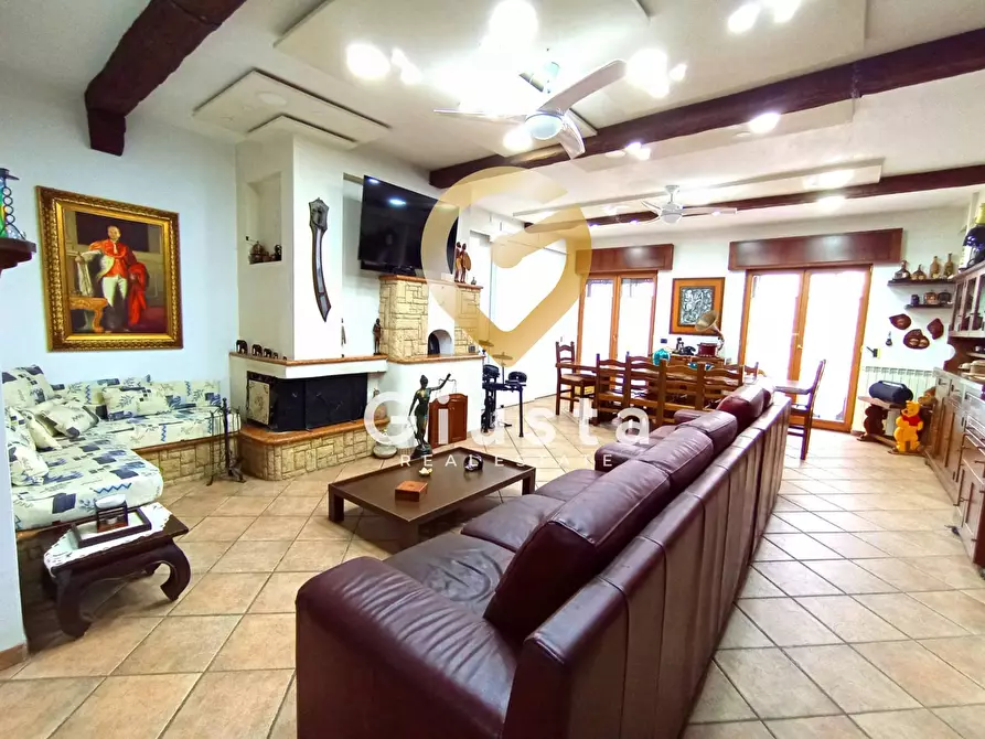 Immagine 25 di Casa semindipendente in vendita  in Via Giovanni XXIII 17 a Brindisi