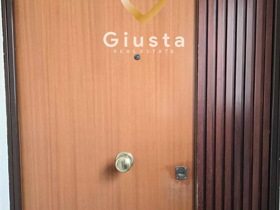 Immagine 3 di Appartamento in vendita  in via Cristoforo Colombo 107 a Brindisi