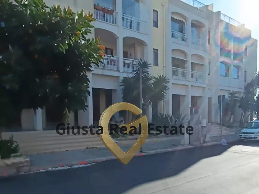 Immagine 1 di Attività commerciale in vendita  in Via Materdomini snc a Brindisi