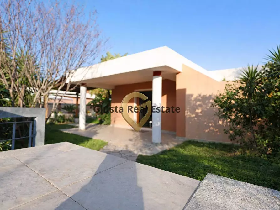 Immagine 1 di Villa in vendita  in Torre Testa 39 a Brindisi