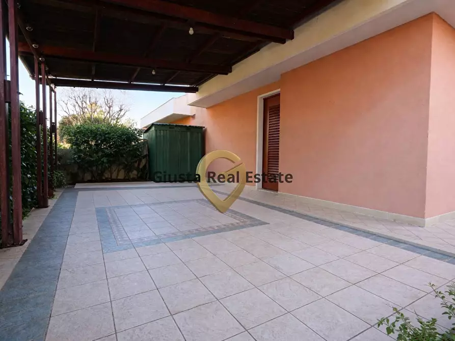 Immagine 16 di Villa in vendita  in Torre Testa 39 a Brindisi