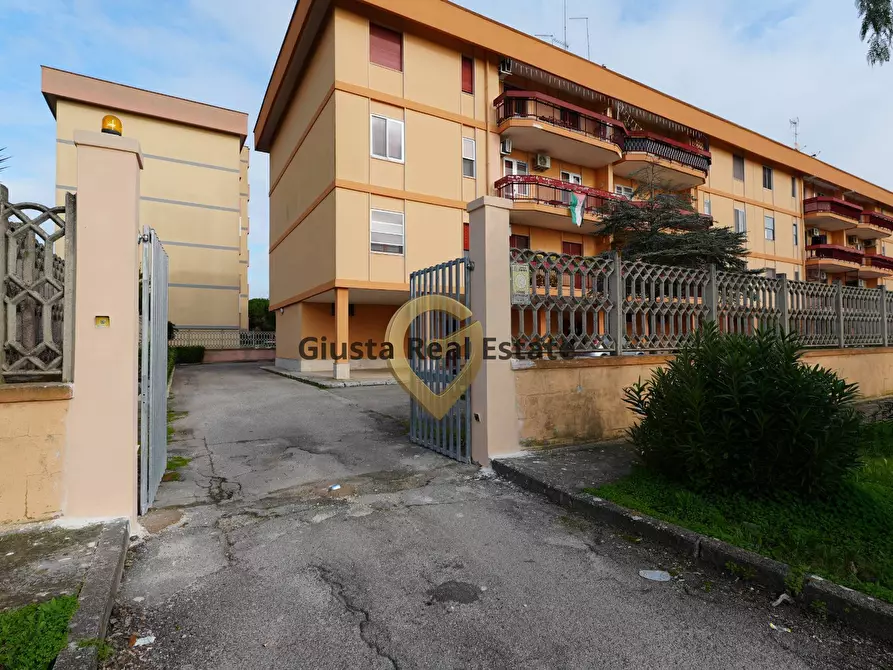 Immagine 1 di Appartamento in vendita  in Via Benvenuto Cellini 33 a Brindisi