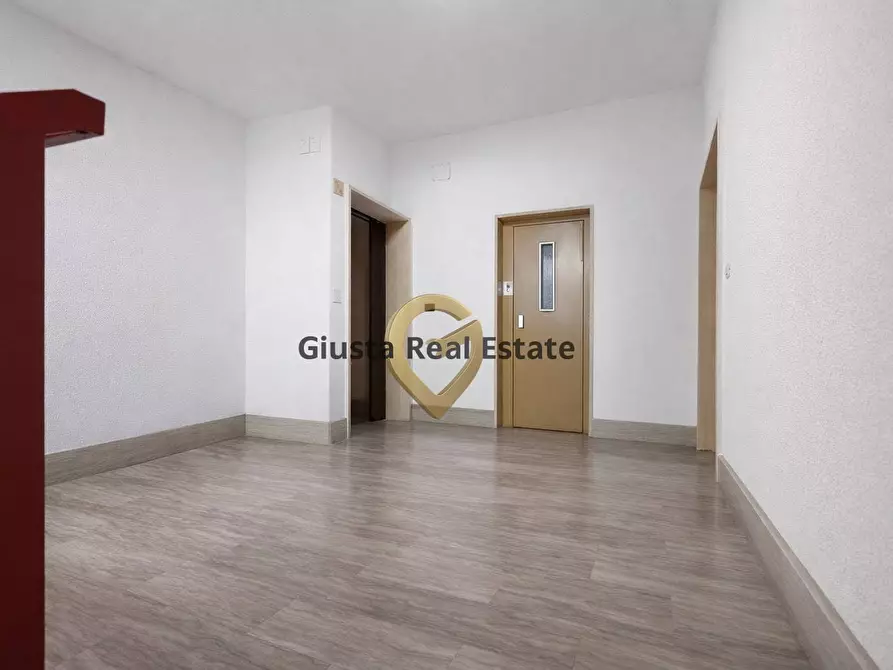 Immagine 3 di Appartamento in vendita  in Via Benvenuto Cellini 33 a Brindisi