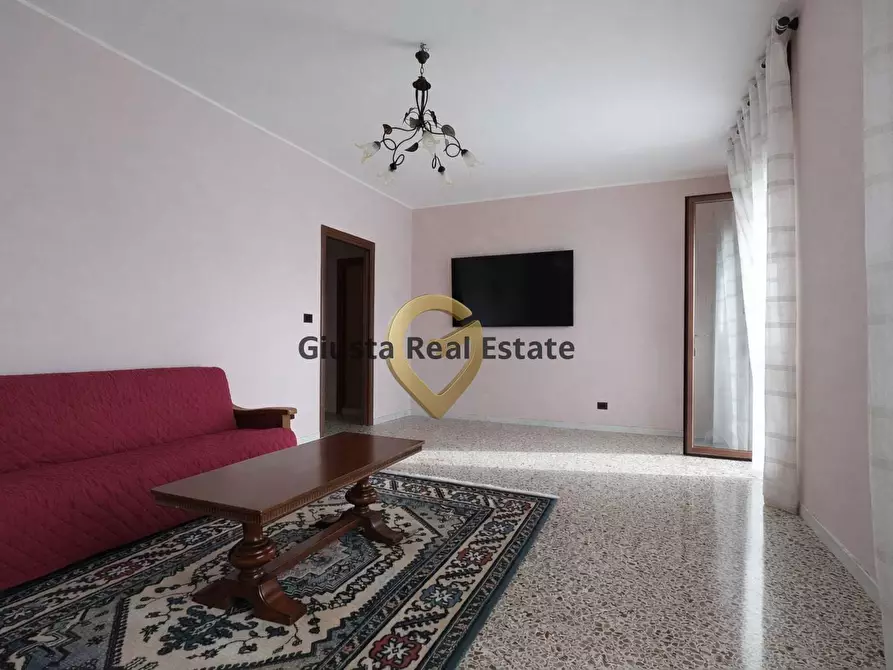 Immagine 13 di Appartamento in vendita  in Via Benvenuto Cellini 33 a Brindisi