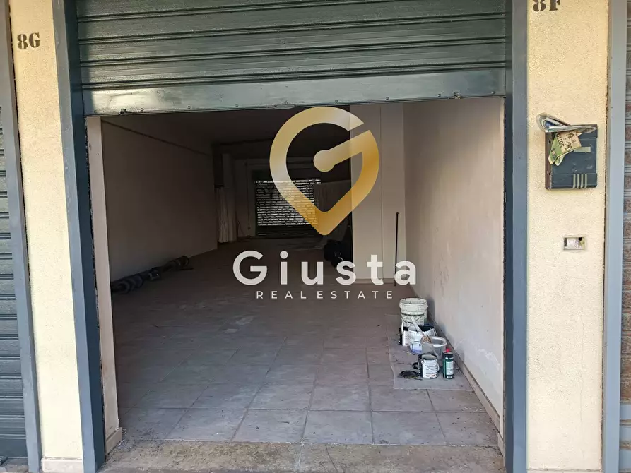 Immagine 3 di Attività commerciale in vendita  in Via Materdomini snc a Brindisi