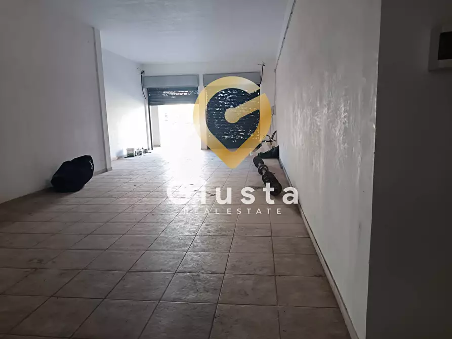 Immagine 4 di Attività commerciale in vendita  in Via Materdomini snc a Brindisi