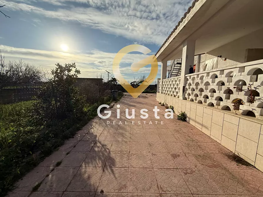 Immagine 3 di Villa in vendita  in Strada Dei Vini 16 a Brindisi