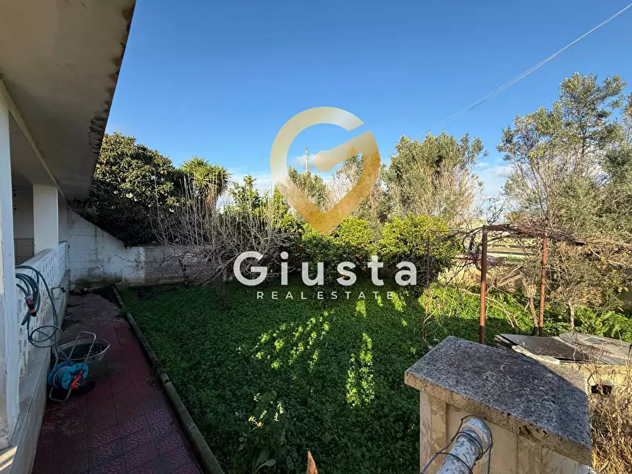 Immagine 17 di Villa in vendita  in Strada Dei Vini 16 a Brindisi