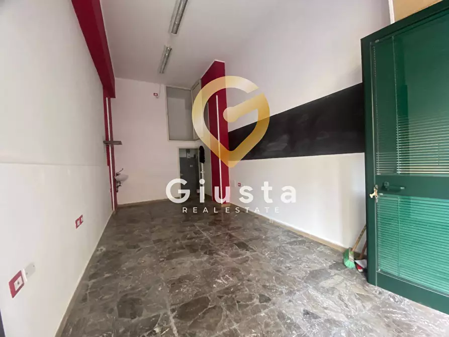 Immagine 5 di Locale commerciale in affitto  in Via mecenate 78 a Brindisi