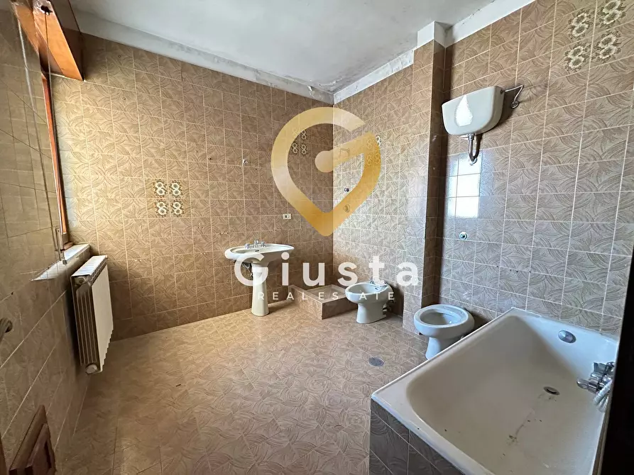 Immagine 24 di Appartamento in vendita  in Via Nino Bixio 18 a Mesagne