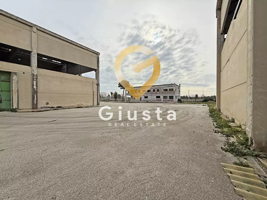 Immagine 10 di Capannone industriale in vendita  in Via  Giovanni Battista Amici 3 a Brindisi
