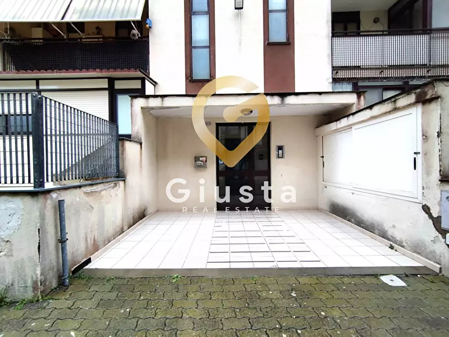 Immagine 27 di Appartamento in vendita  in Via Rocco Chinnici 2 a Brindisi