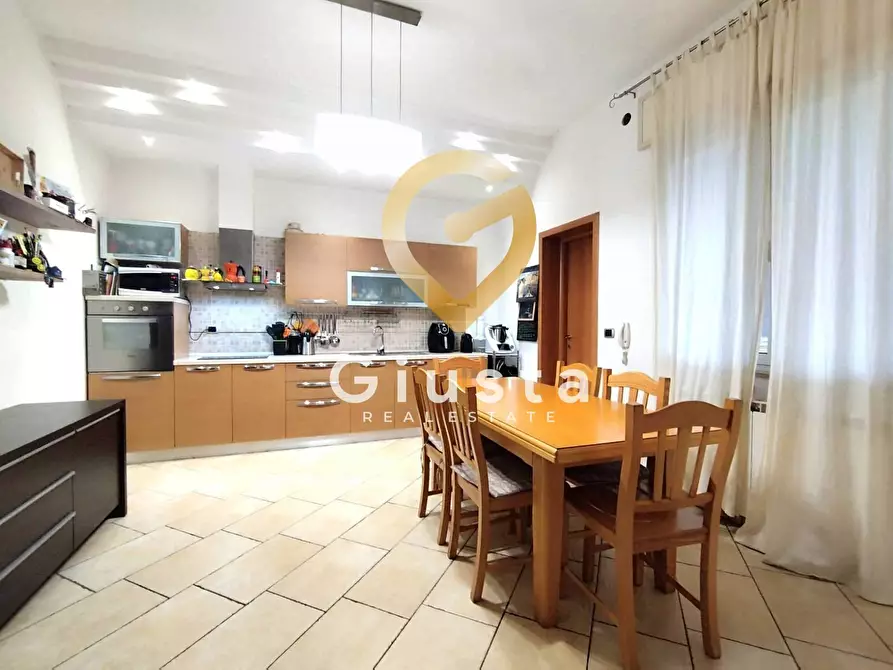 Immagine 3 di Casa indipendente in vendita  in Via Filippo Turati 8/4 a Mesagne