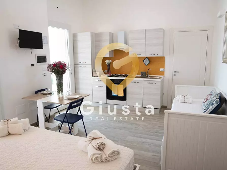 Immagine 4 di Casa indipendente in vendita  in Via Marco Aurelio Severino 3 a Arnesano