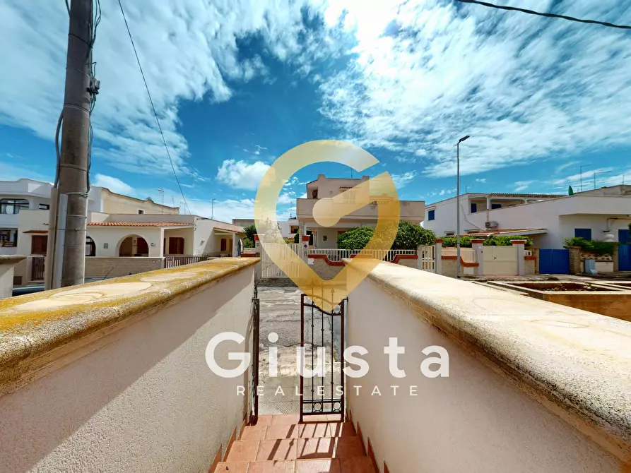 Immagine 2 di Villa in vendita  in Via Monte Cervino 26 a Carovigno