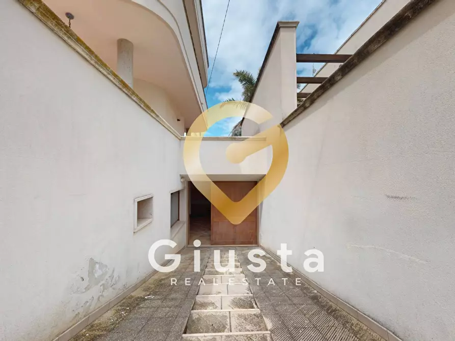 Immagine 4 di Villa in vendita  in Via Monte Cervino 26 a Carovigno