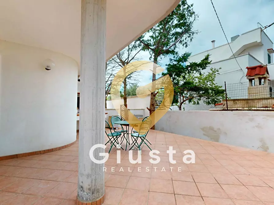 Immagine 12 di Villa in vendita  in Via Monte Cervino 26 a Carovigno