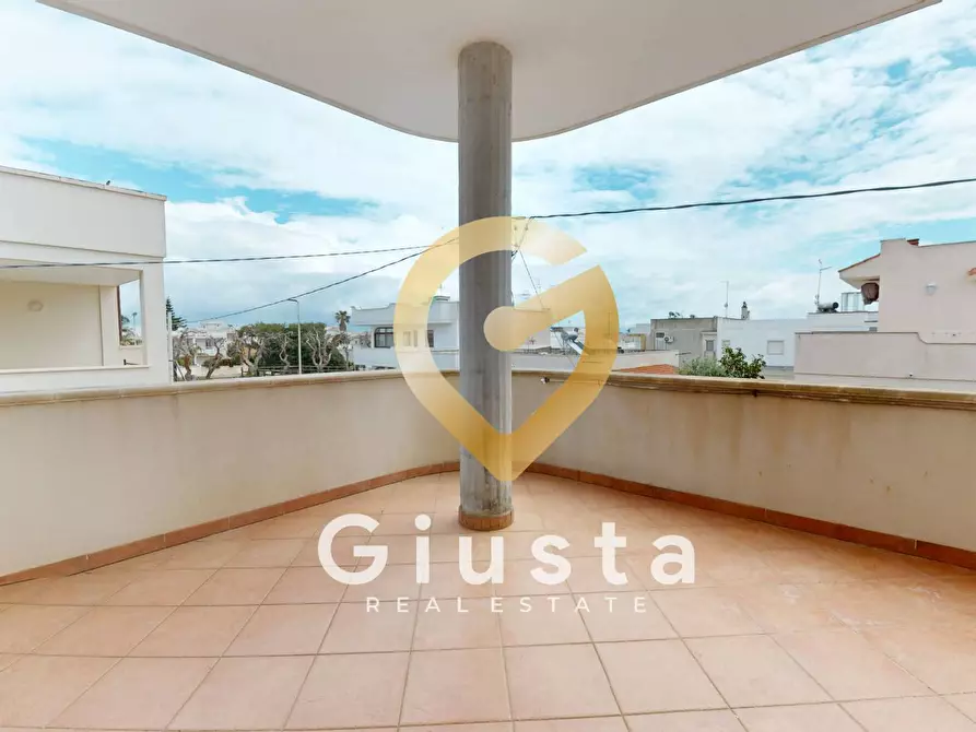 Immagine 17 di Villa in vendita  in Via Monte Cervino 26 a Carovigno