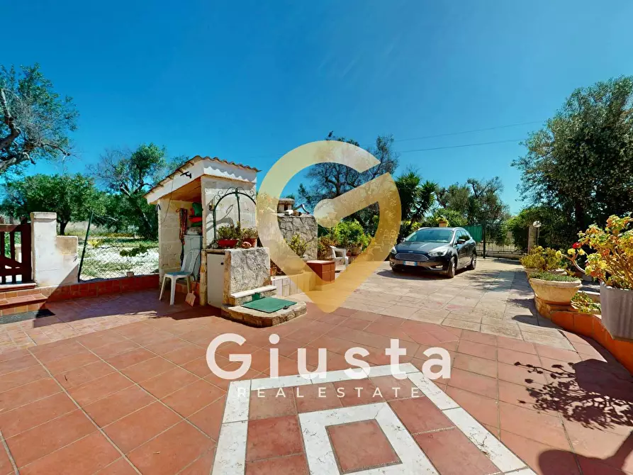 Immagine 1 di Villa in vendita  in Strada Comunale San Nicola 6 a Carovigno