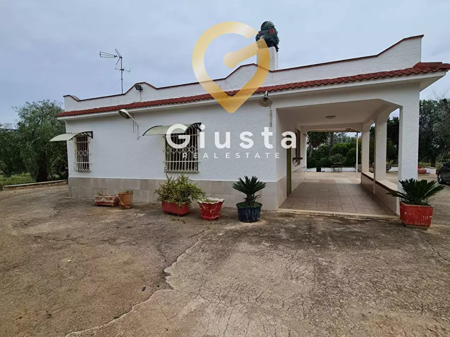 Immagine 2 di Villa in vendita  in cda zambardo a San Vito Dei Normanni