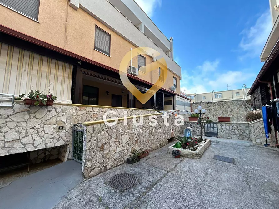 Immagine 3 di Casa semindipendente in vendita  in Via Egnazia 19 a Brindisi