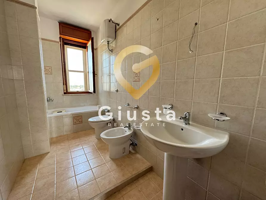 Immagine 16 di Appartamento in vendita  in via Nino Bixio 30 a Ceglie Messapico