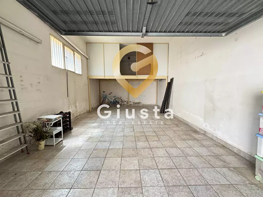 Immagine 27 di Appartamento in vendita  in via Nino Bixio 30 a Ceglie Messapico