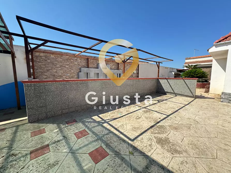 Immagine 9 di Locale commerciale in vendita  in Via dei Santi Apostoli 30 a Brindisi