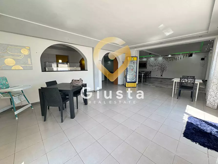 Immagine 12 di Locale commerciale in vendita  in Via dei Santi Apostoli 30 a Brindisi