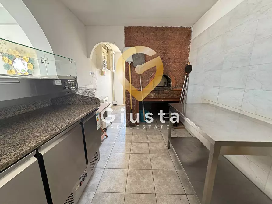 Immagine 22 di Locale commerciale in vendita  in Via dei Santi Apostoli 30 a Brindisi