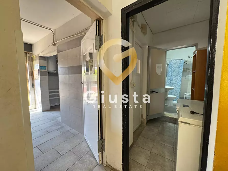 Immagine 23 di Locale commerciale in vendita  in Via dei Santi Apostoli 30 a Brindisi