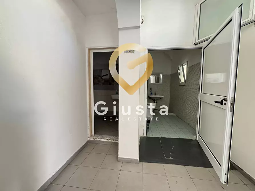 Immagine 31 di Locale commerciale in vendita  in Via dei Santi Apostoli 30 a Brindisi
