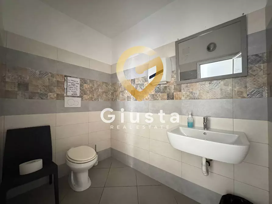 Immagine 33 di Locale commerciale in vendita  in Via dei Santi Apostoli 30 a Brindisi