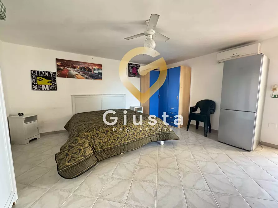 Immagine 40 di Locale commerciale in vendita  in Via dei Santi Apostoli 30 a Brindisi