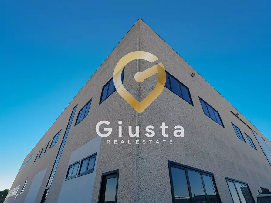 Immagine 2 di Capannone industriale in vendita  in Via Alfred nobel a Brindisi