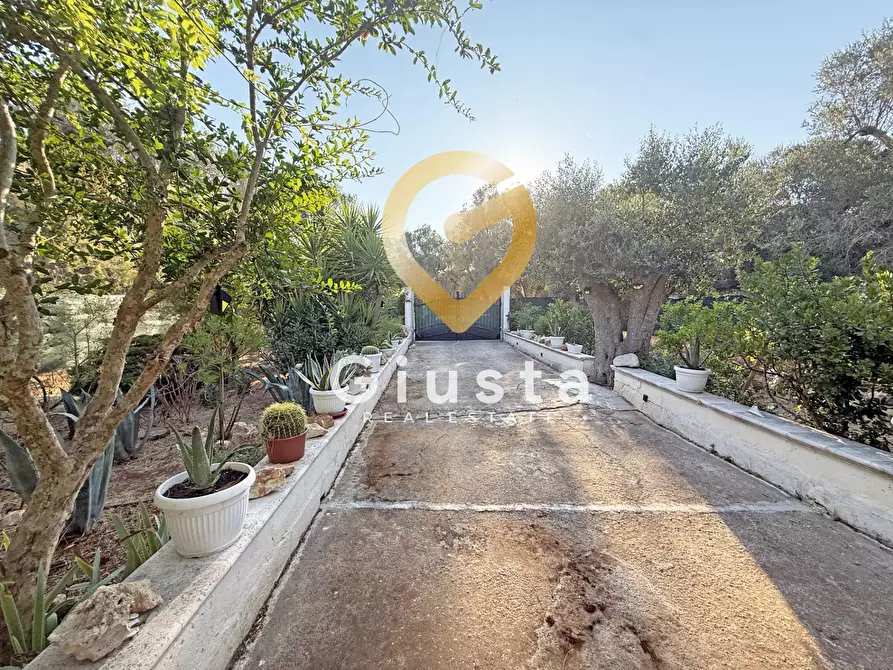 Immagine 3 di Villa in vendita  in Contrada Tanusci a Latiano