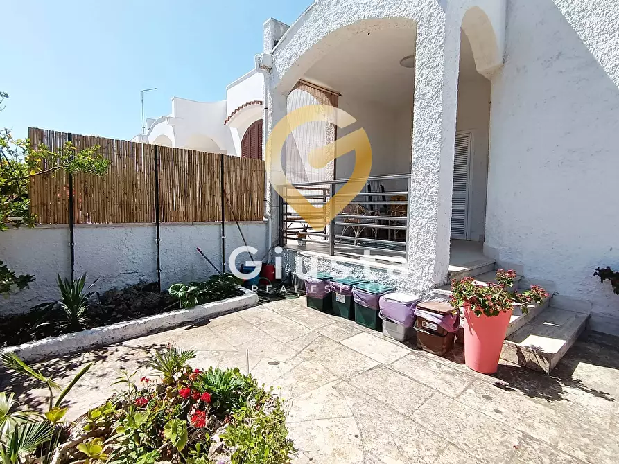 Immagine 15 di Villa in vendita  in Contrada fontanelle snc a Ostuni