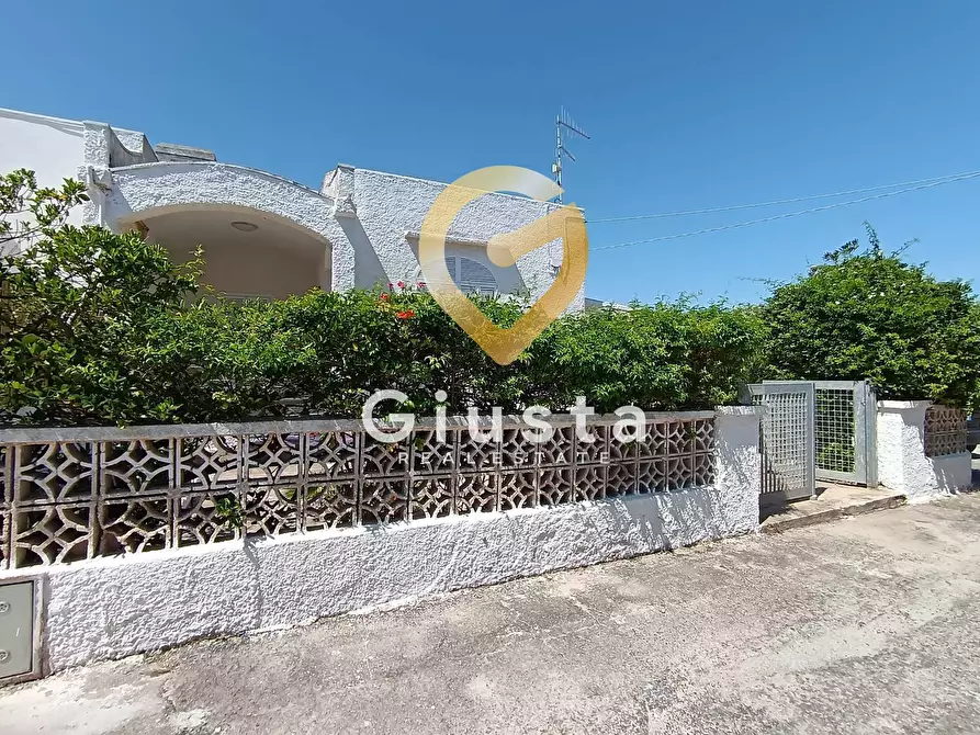 Immagine 3 di Villa in vendita  in Contrada fontanelle snc a Ostuni