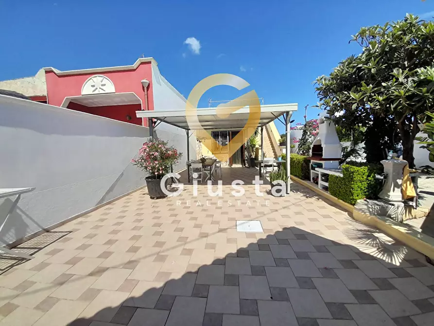 Immagine 3 di Villa in vendita  in Via Urbino 7 a Cellino San Marco