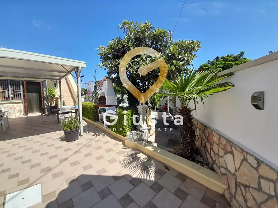 Immagine 4 di Villa in vendita  in Via Urbino 7 a Cellino San Marco