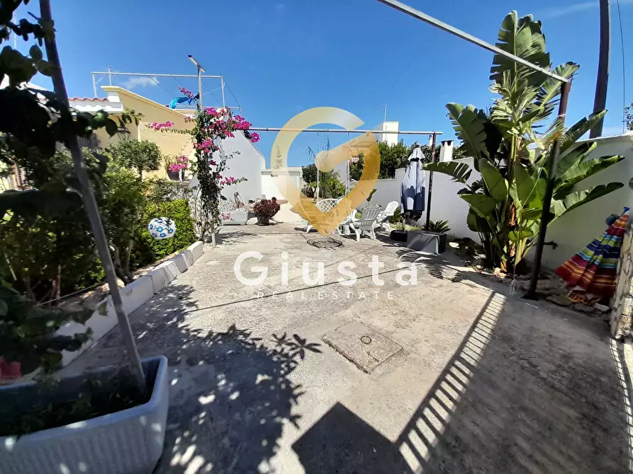 Immagine 8 di Villa in vendita  in Via Urbino 7 a Cellino San Marco