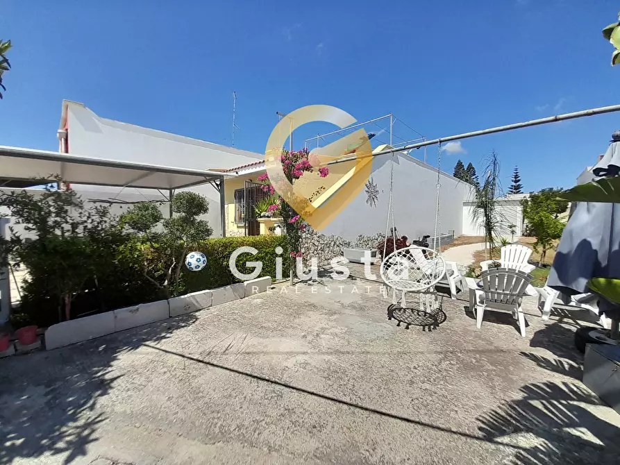 Immagine 1 di Villa in vendita  in Via Urbino 7 a Cellino San Marco