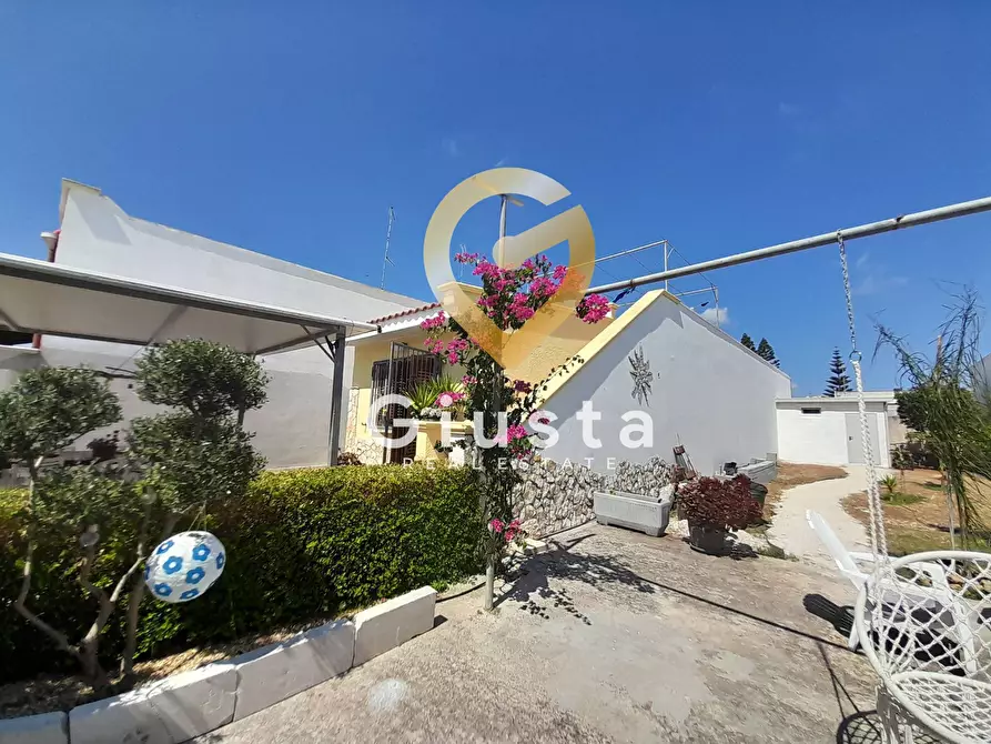 Immagine 9 di Villa in vendita  in Via Urbino 7 a Cellino San Marco