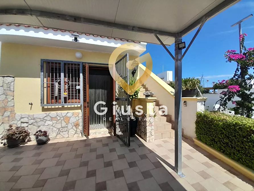 Immagine 10 di Villa in vendita  in Via Urbino 7 a Cellino San Marco