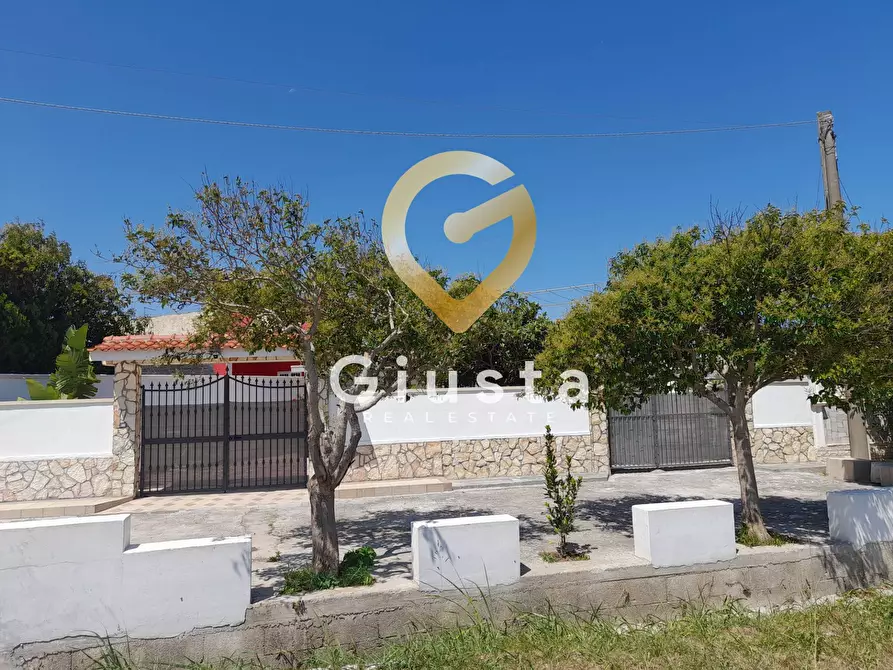 Immagine 58 di Villa in vendita  in Via Urbino 7 a Cellino San Marco