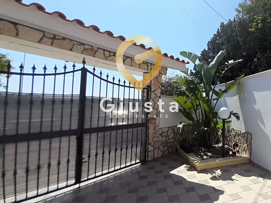 Immagine 2 di Villa in vendita  in Via Urbino 7 a Cellino San Marco