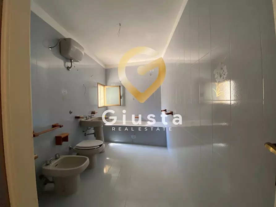 Immagine 11 di Casa semindipendente in vendita  in Via Giuseppe Trono 205 a Mesagne